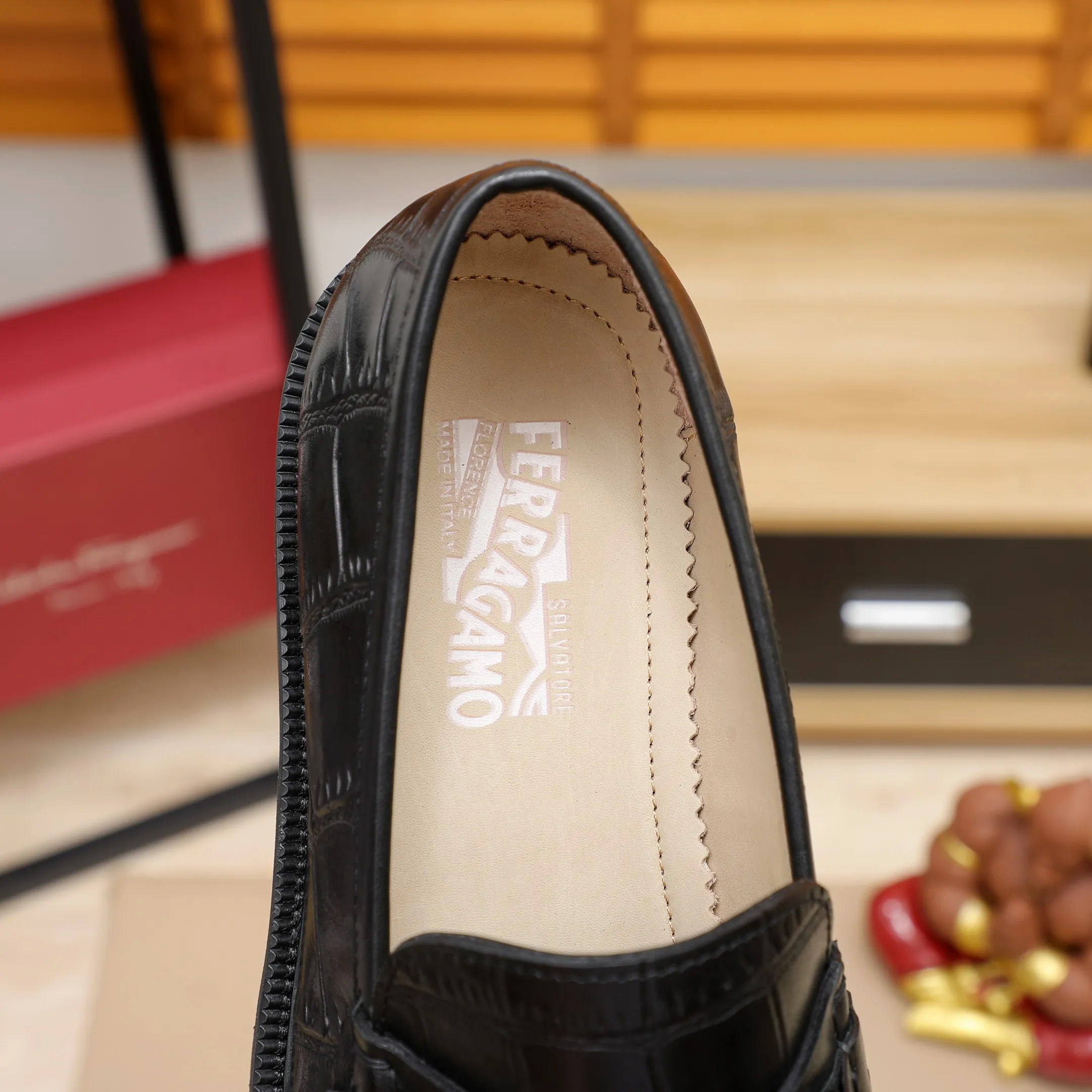 Men's shoes 💰540 🕷🕷🐂【Ferragamo】Ferragamo Popular fashionable casual shoes🇨🇳Official website counter 1:1 production, original mold opening💯Good quality visible, imported high-end first-layer waxed calfskin, water-dyed🐂leather lining🌿very clear texture, high-quality waterproof, non-slip and wear-resistant outsole🎋high quality and low price, truly handmade🍓Black optional! Code number 38-45……